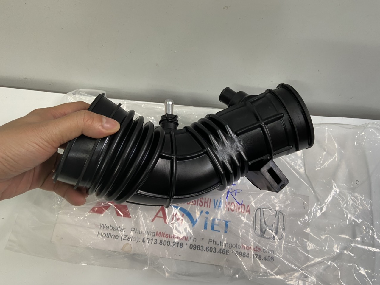 Cổ cao su hút gió vào động cơ xe Honda CIVIC 2008